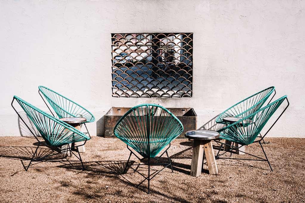 Texican Court, By Valencia Hotel Collection Ирвинг Экстерьер фото