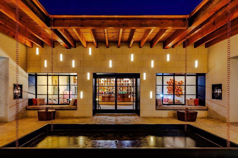 Texican Court, By Valencia Hotel Collection Ирвинг Экстерьер фото