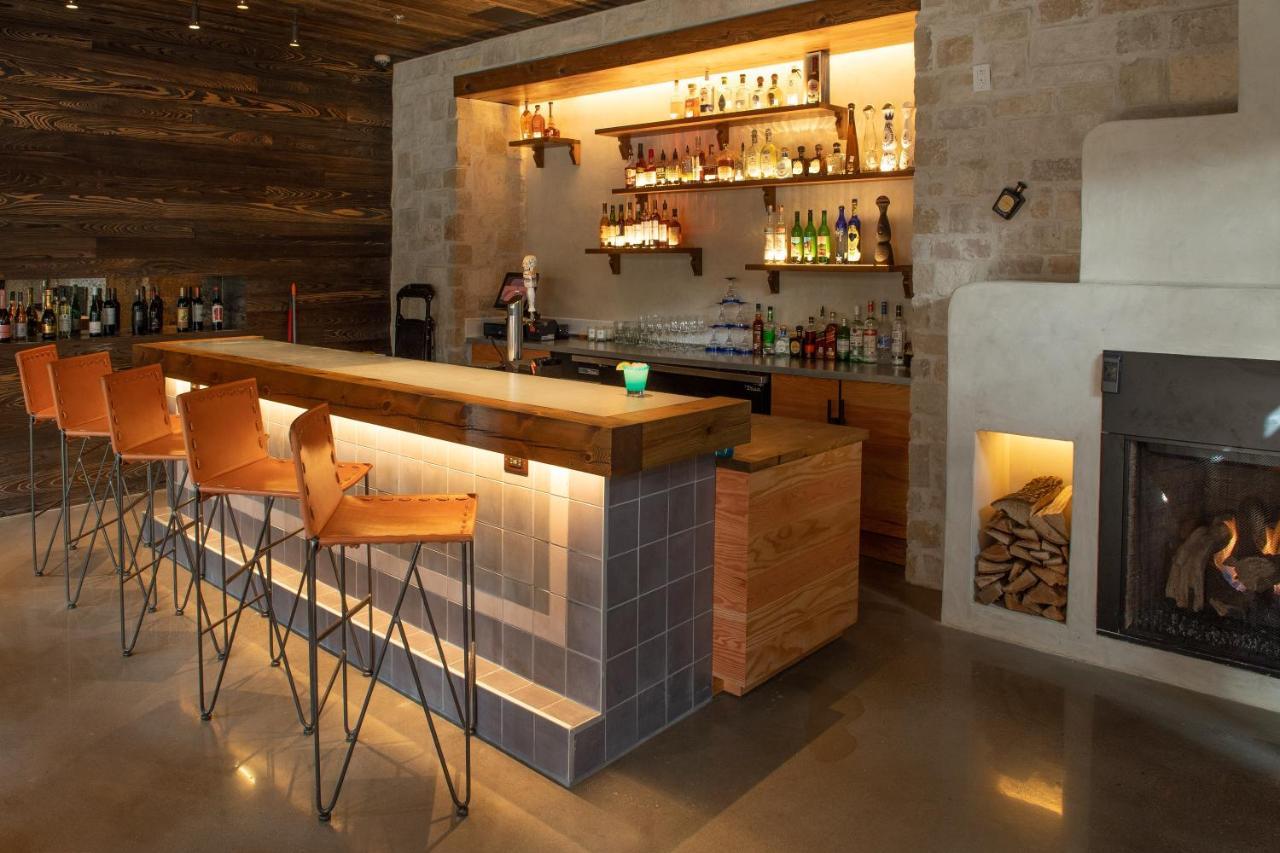 Texican Court, By Valencia Hotel Collection Ирвинг Экстерьер фото