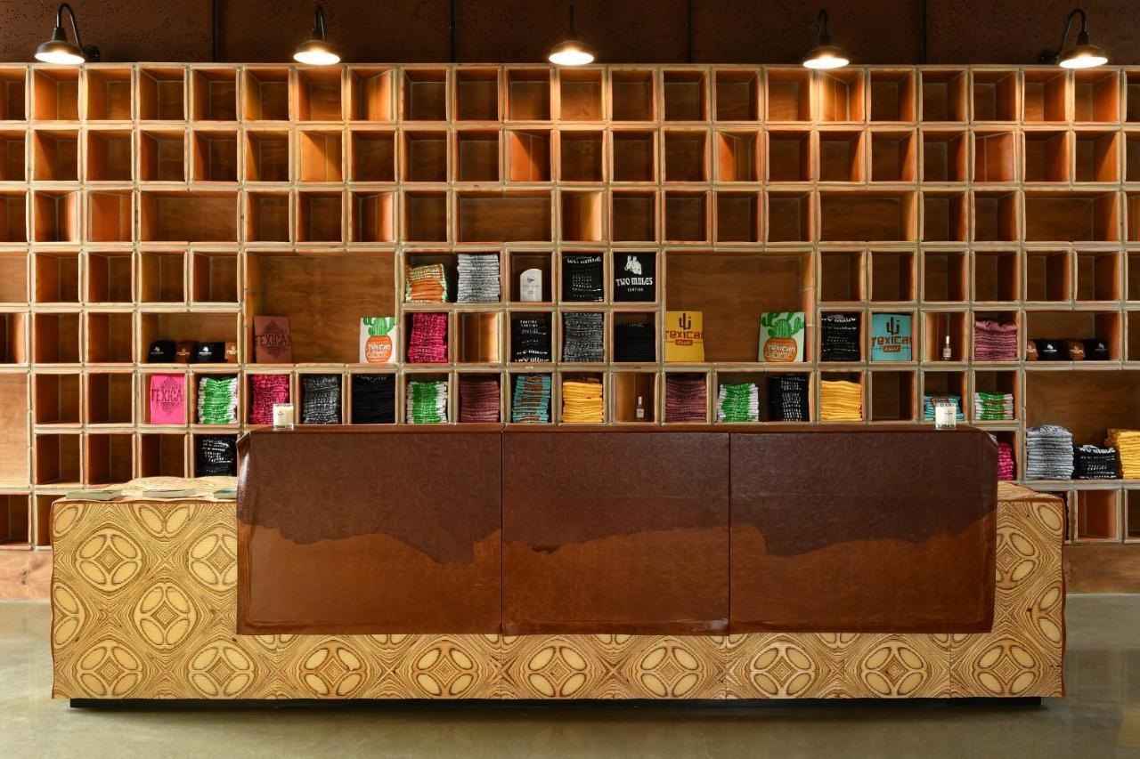 Texican Court, By Valencia Hotel Collection Ирвинг Экстерьер фото